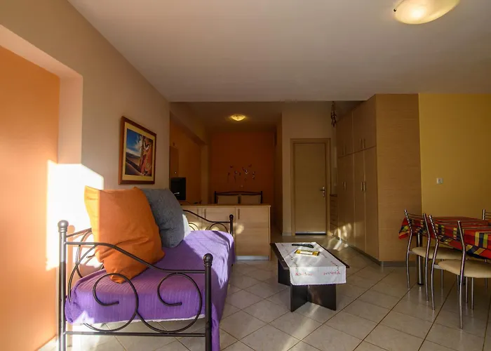 Terpsi - Garden Retreats *