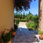 דירה Terpsi - Garden Retreats