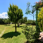 Terpsi - Garden Retreats דירה