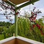 Terpsi - Garden Retreats דירה *