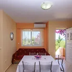 דירה Terpsi - Garden Retreats