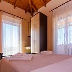 Terpsi - Garden Retreats