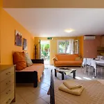 Terpsi - Garden Retreats