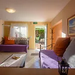 Terpsi - Garden Retreats *
