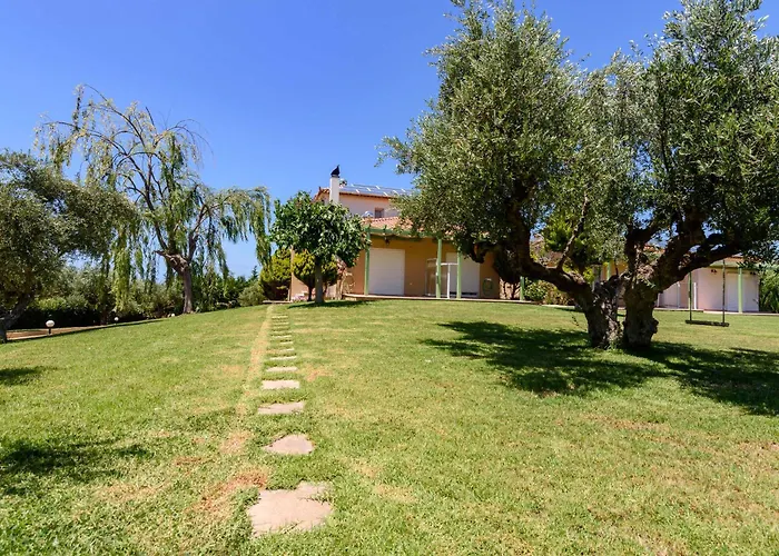 Terpsi - Garden Retreats