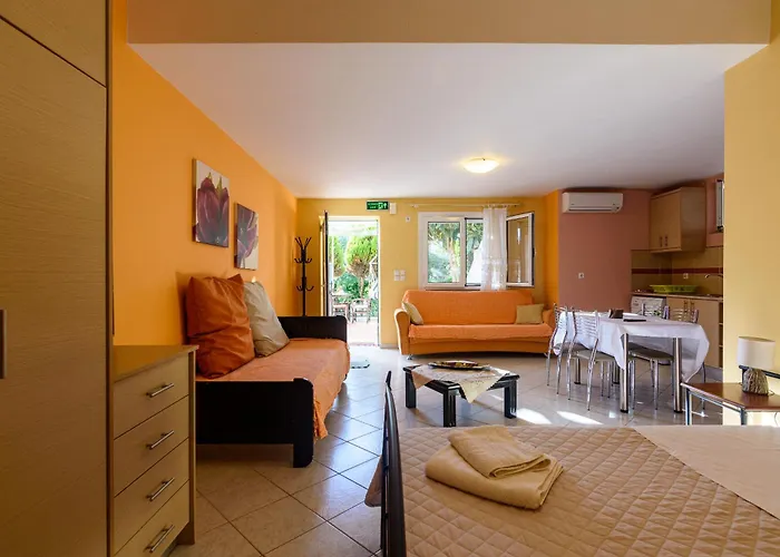 Terpsi - Garden Retreats