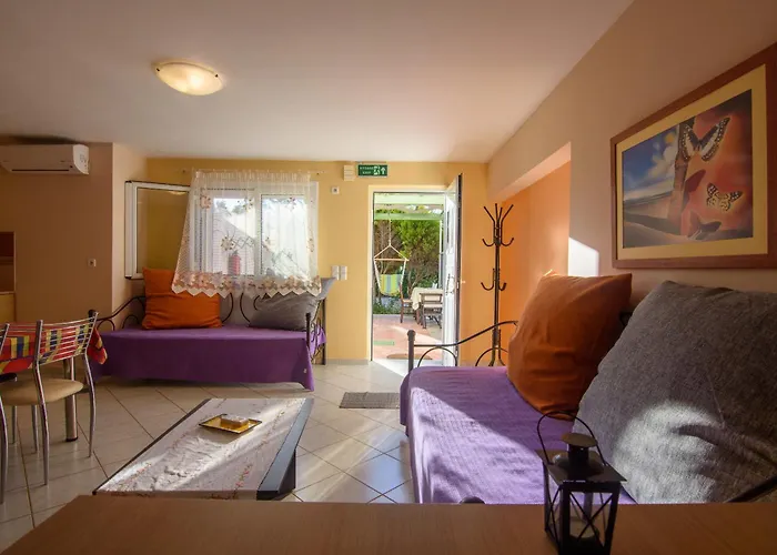 Terpsi - Garden Retreats *